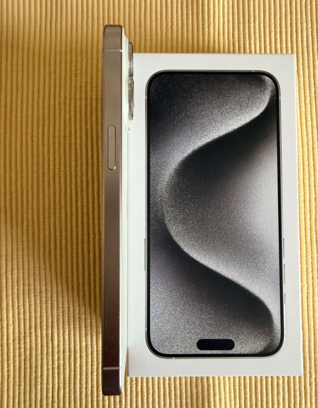 Apple Telefoni cellulari / Smartphones: iPhone 15 Pro Max (256GB) Akku 92% – Usato da Luzern venduto da Waince786 1