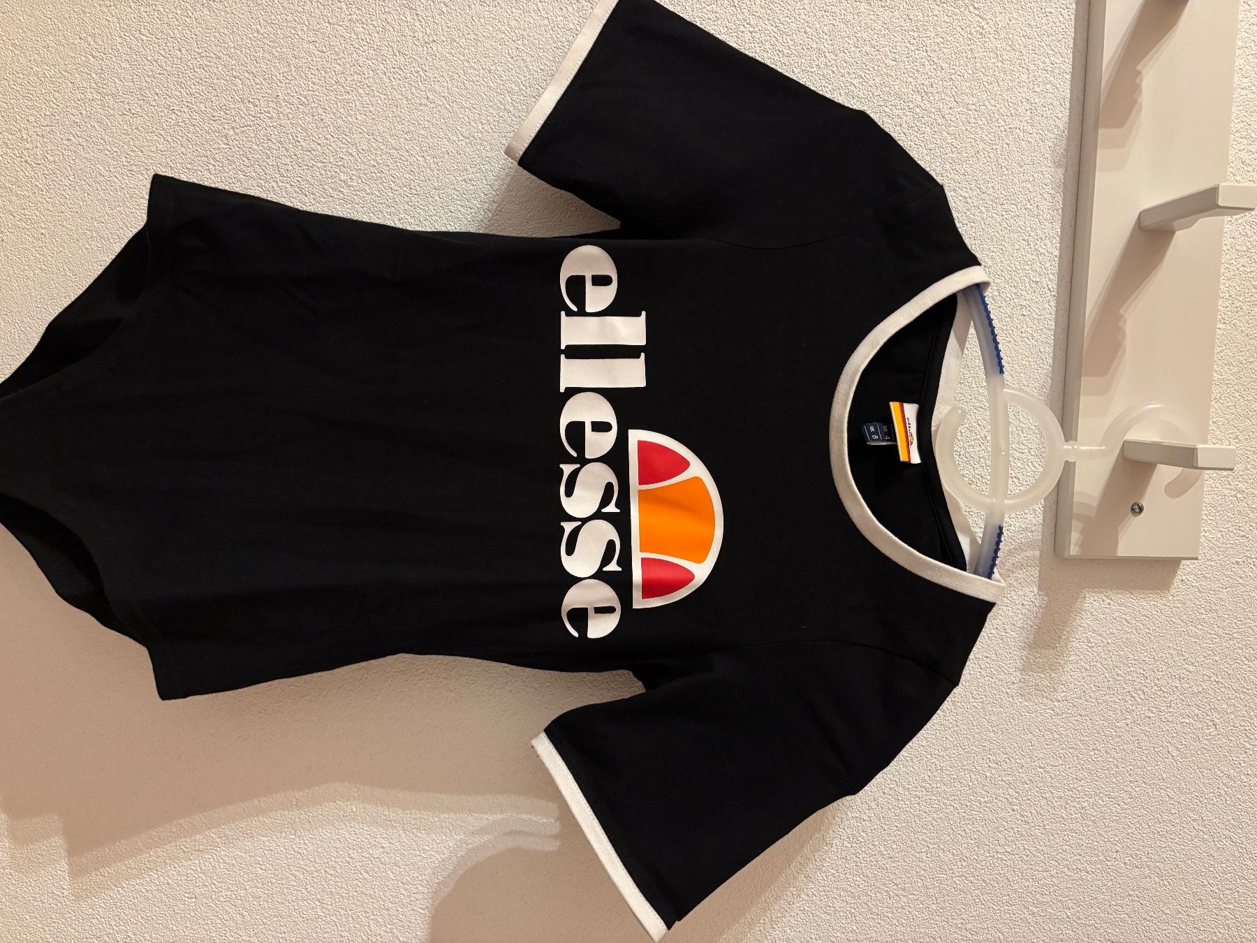 Ellesse Top: Body noir – Usato da Grandvillard venduto da Elsa.Del
