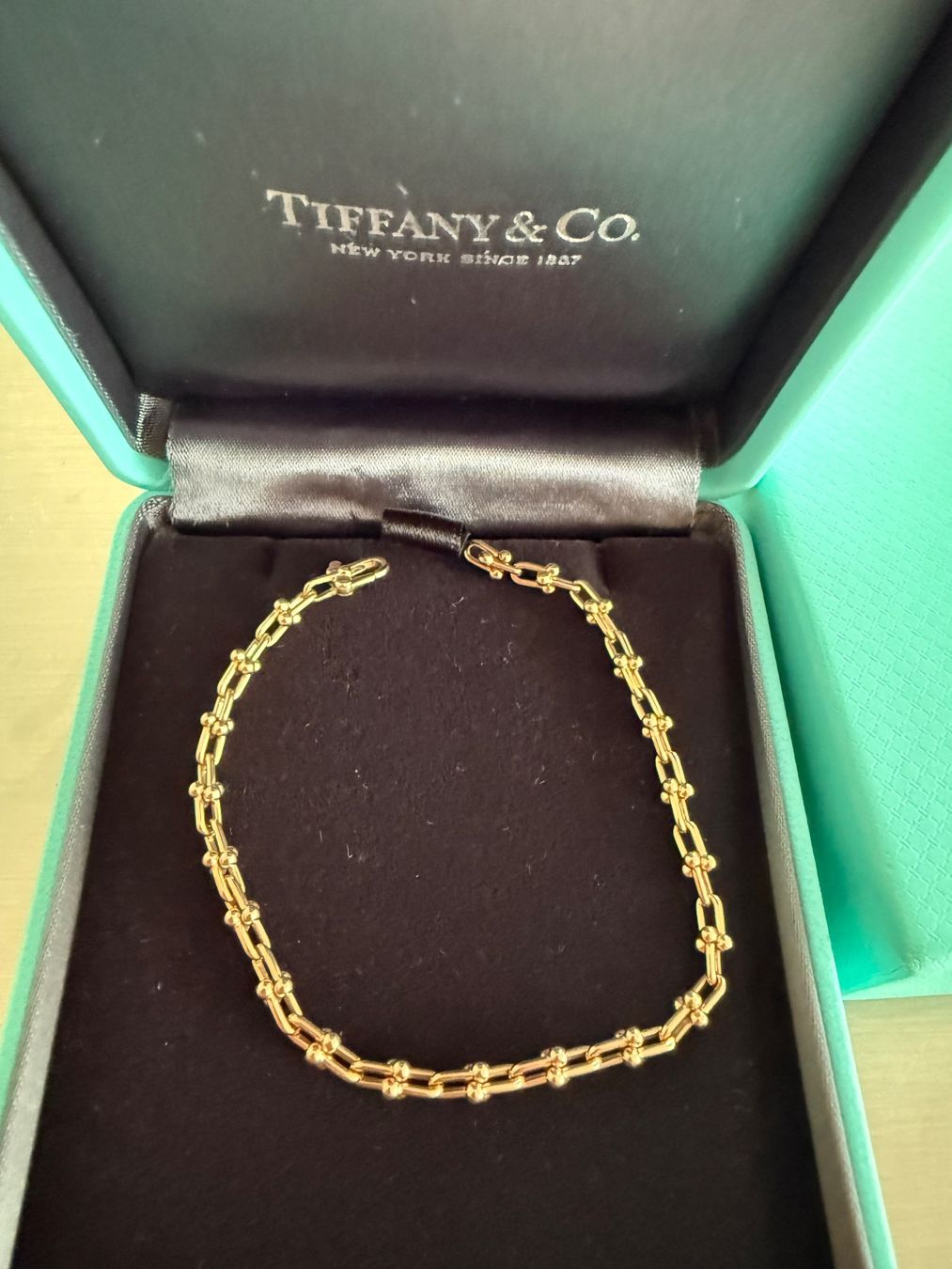 Tiffany & Co. Armbänder & -reifen: Tiffany 18K Hardware Micro Link Bracelet - Rose Gold – Gebraucht aus Zürich von cyokopie915