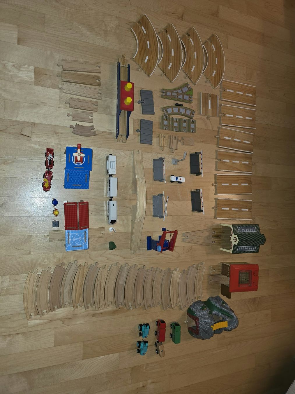 Spielzeuge:  Grosse Holzeisenbahn  – Gebraucht aus Gossau ZH von mfe_l8yr 3