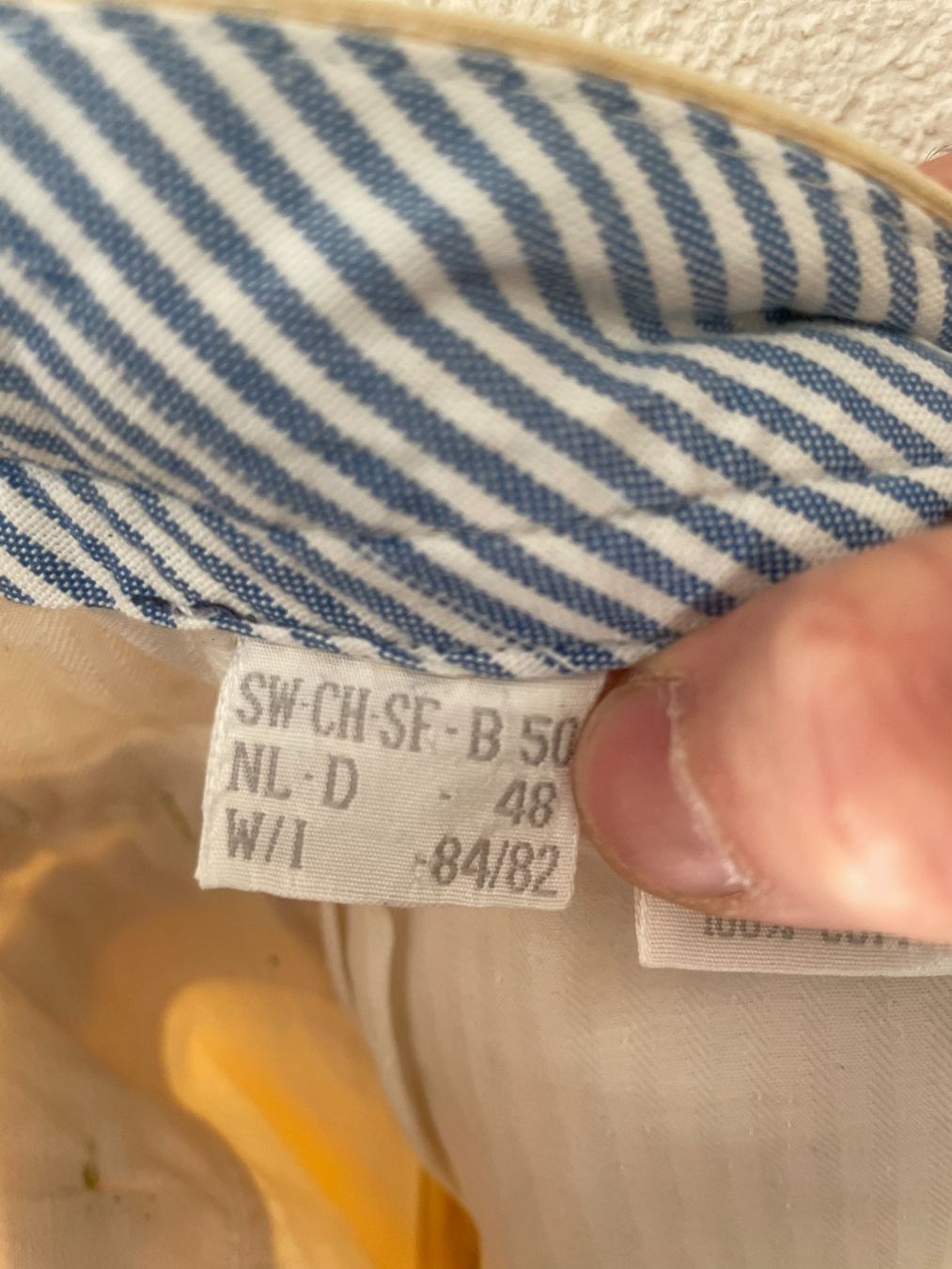 Gant Pantaloni: Gant light yellow chino size 50 – Usato da Lausanne venduto da amaury.h 4