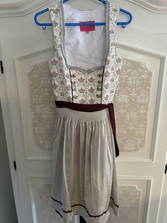 Krüger Madl Dirndl mit Schürze Gr. 36 ungetragen