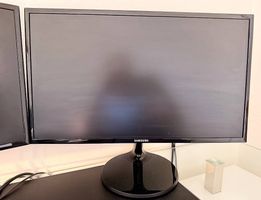 2x Samsung S24F354FHU  24" Full HD LED-Monitor (54x32cm)