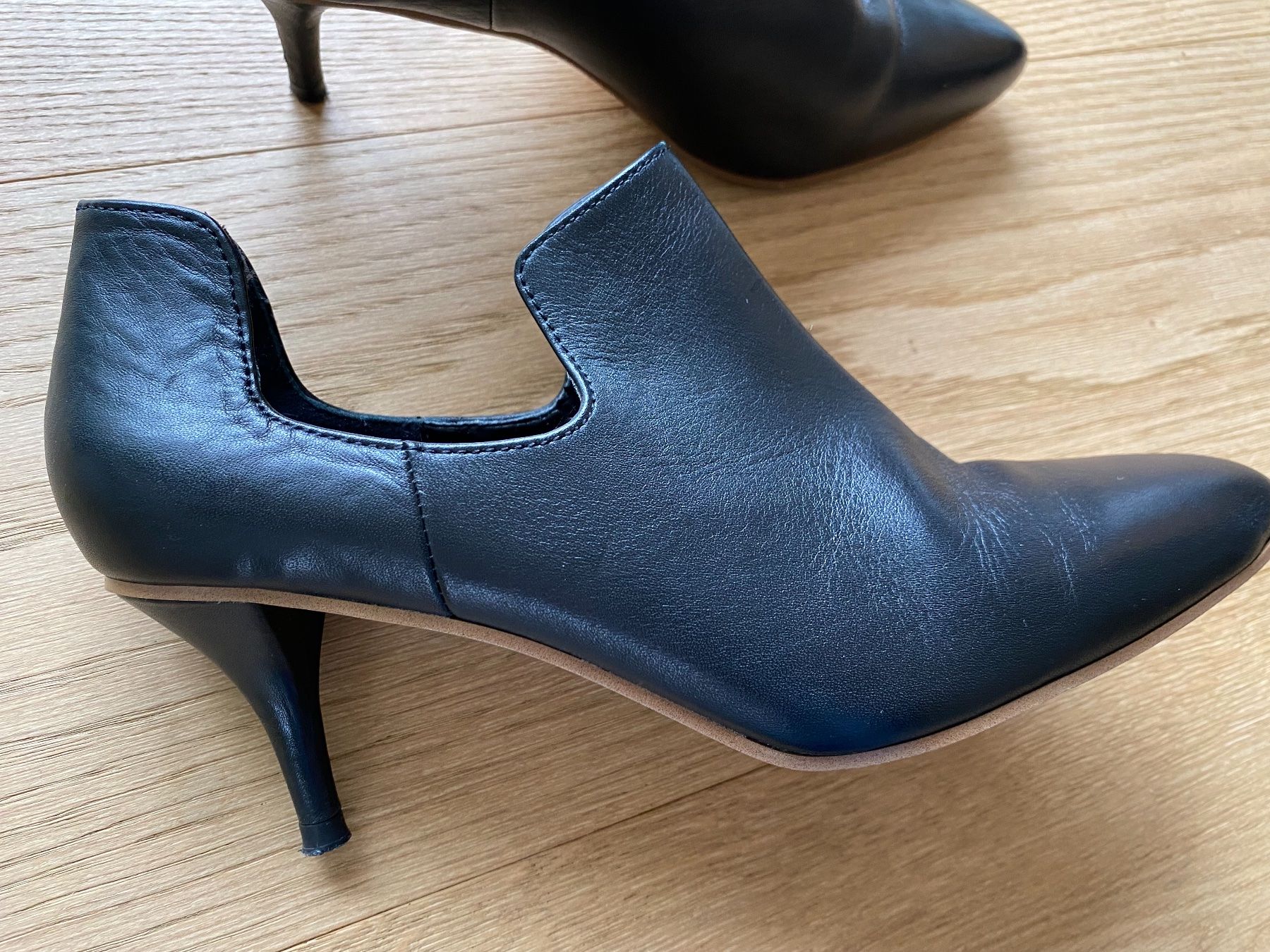 Zara Damenschuhe: Schwarze Lederpumps, Gr. 39 – Gebraucht aus Erlenbach ZH von baa_w7jc