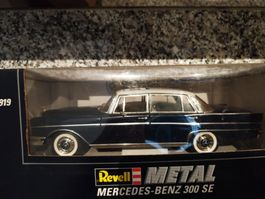 Mercedes Benz 300 SE 1:18 Revell