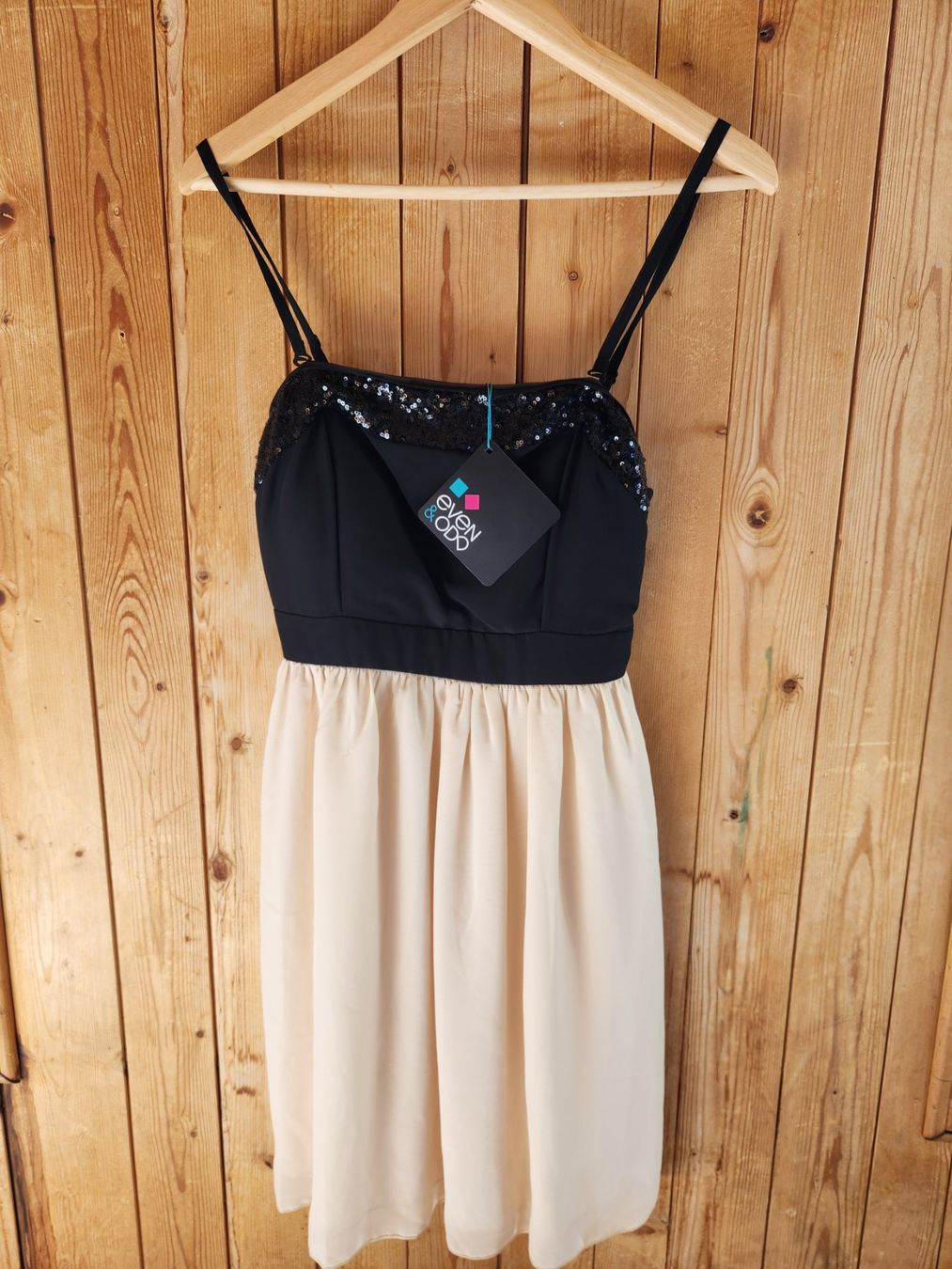 Vestiti: Kleid even&odd – Nuovo (secondo la descrizione) da S-chanf venduto da pat_9lxp