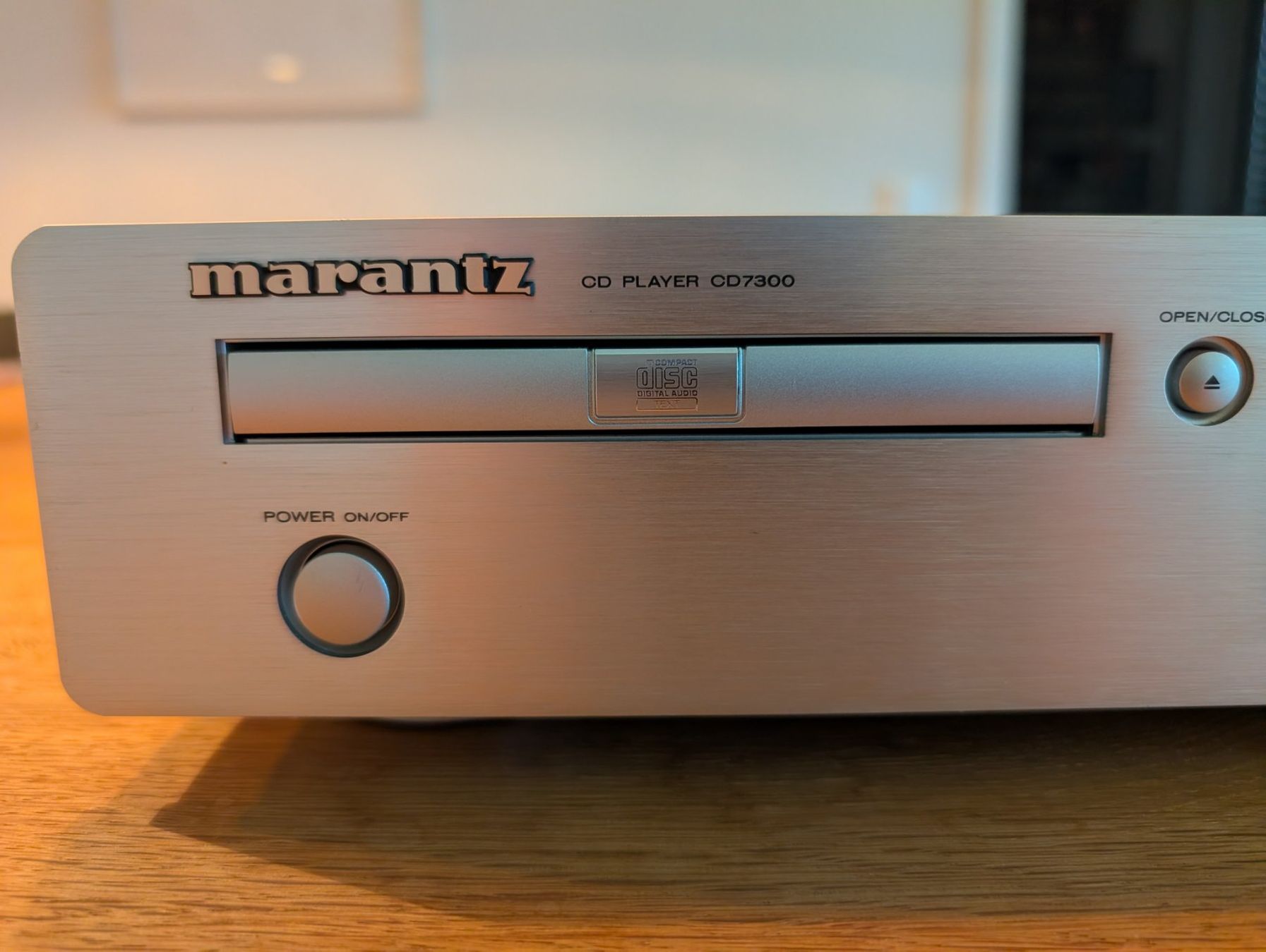 Marantz Systèmes audio & multimédias: Marantz CD Player CD7300 silber / teildefekt – Défectueux à Zürich par meierj8 1