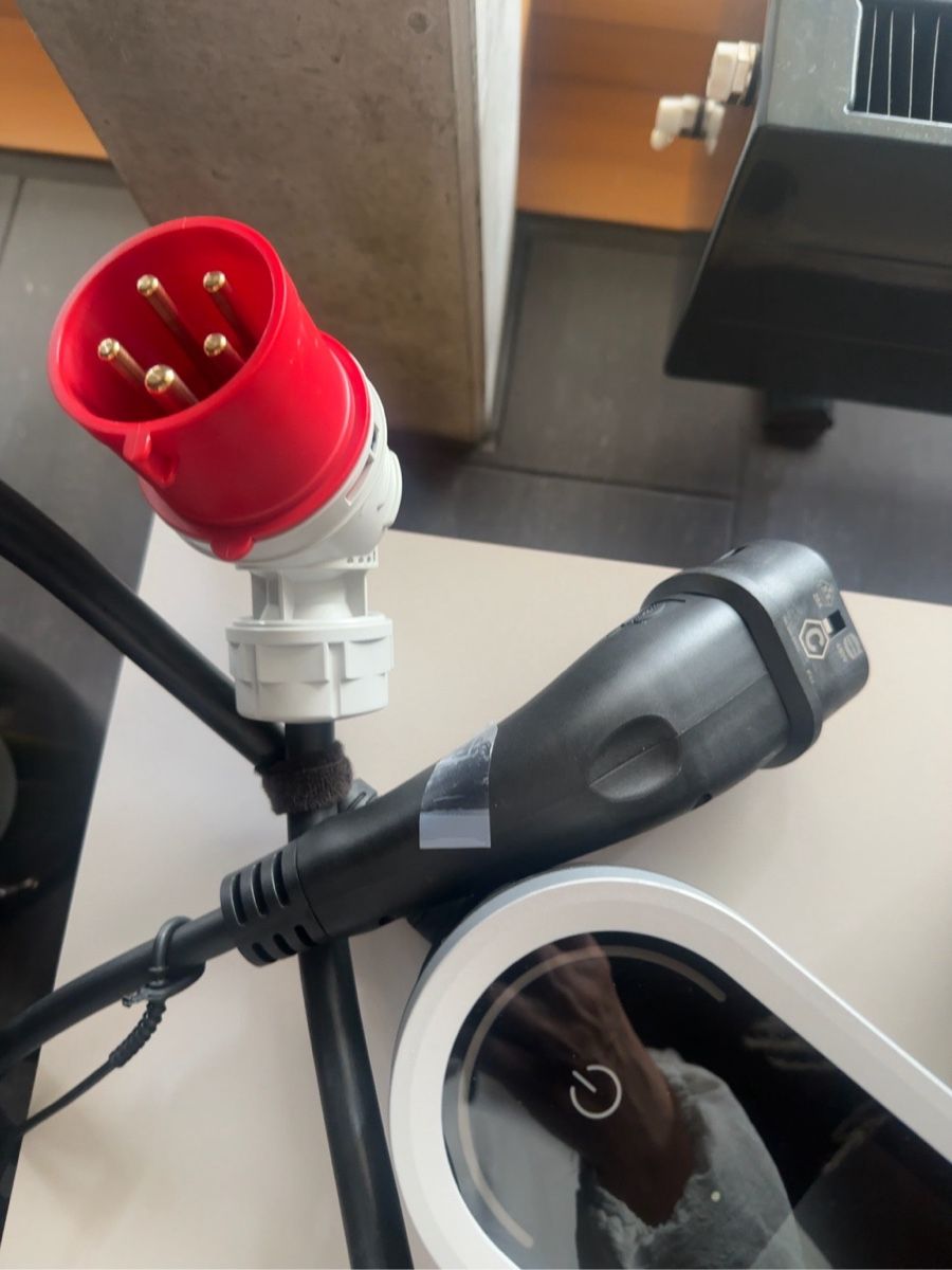 Batterie-Ladegeräte: Porsche Mobile Charger – Neu (gemäss Beschreibung) aus Stäfa von Kurt33 2