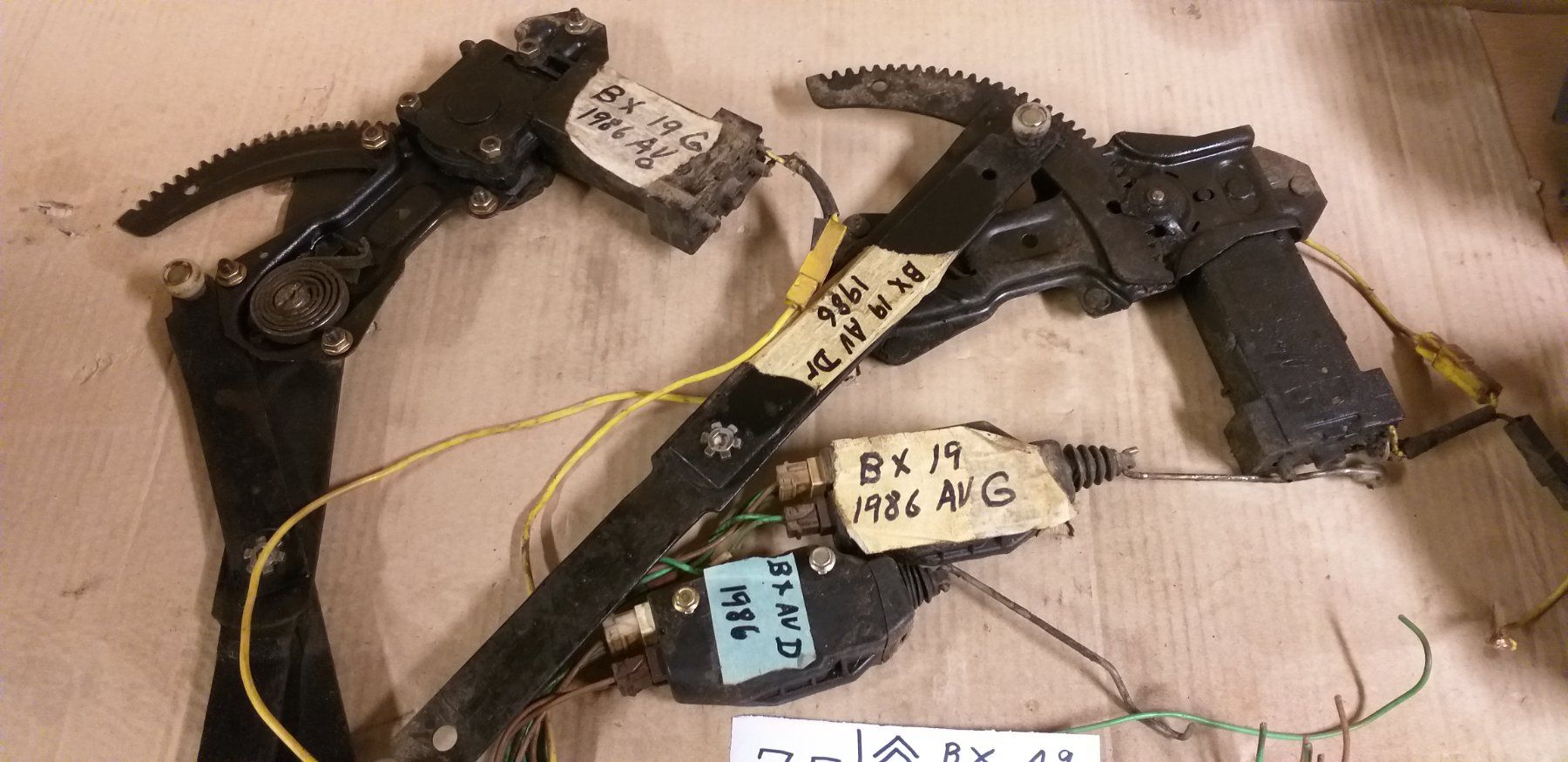 Citroën Tutti pezzi di ricambio auto: CITROEN BX + VISA  DIVERSES PIECES  OLDTIMER / DIVERSE TEILE – Usato da cortébert venduto da rlv 2