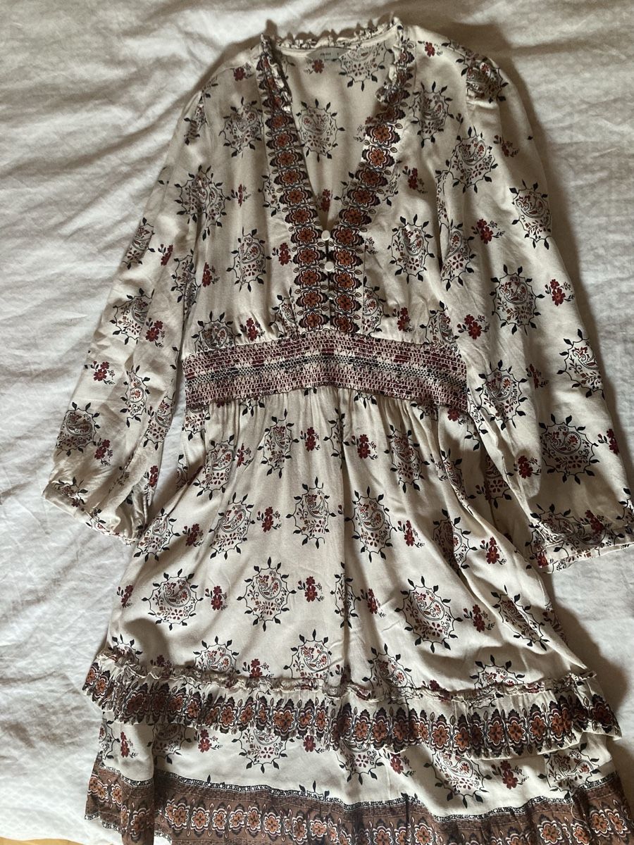 Vestiti: Robe Pigalle S – Usato da Arnex-Sur-Orbe venduto da cle_pz9f