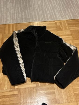 Guess Jacke schwarz mattglanz