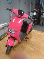 AVERSUS Borito E-Roller 25km/h Jahrgang 2024 rosa