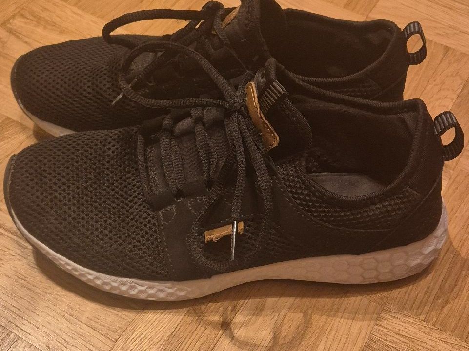 Bench Chaussures femmes: Bench Turnschuhe Damen schwarz – D'occasion à Grüt (Gossau ZH) par ser_86zb 1