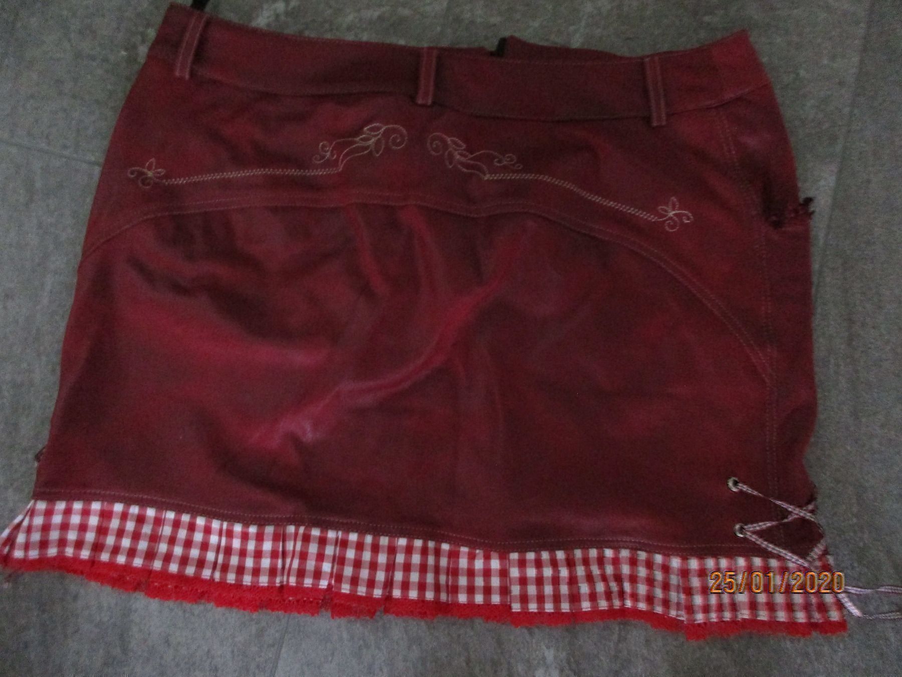 Gonne: Leder Mini Imitat Jupe wunderschön 40 – Usato da Ottenbach venduto da Claurin 5