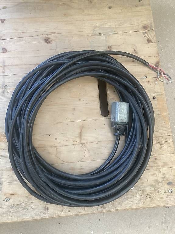 Cavi: Verlängerungskabel 4x2,5mm2 23m – Usato da Kirchberg BE venduto da Multimeter_93