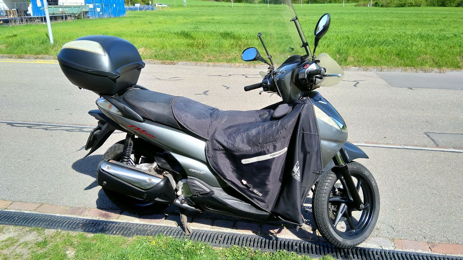 Honda Scooters: Motorroller Honda SH300A – Gebraucht aus Zuerich von