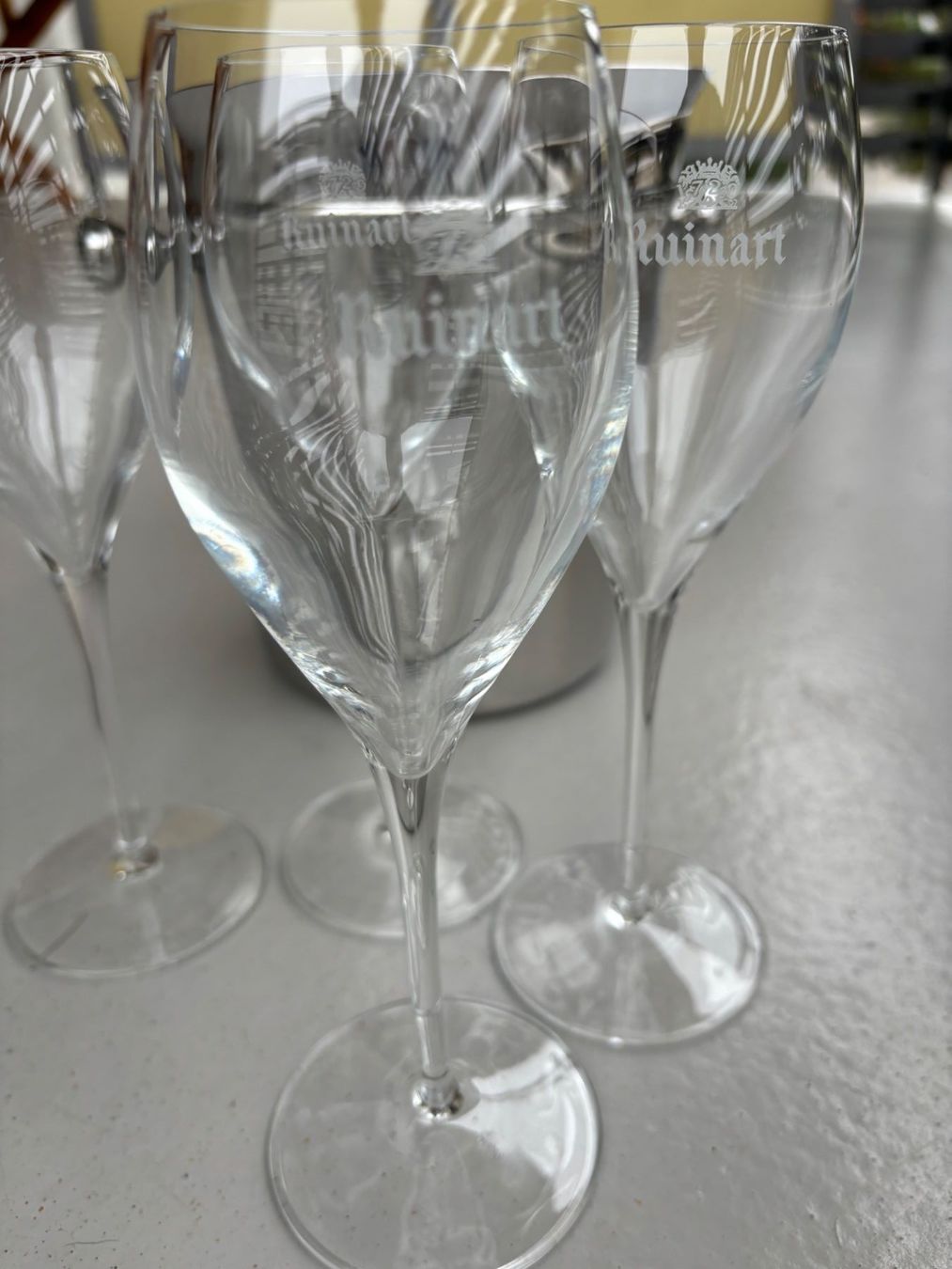Sonstiges: Champagner-Set: Edelstahlkühler & 4 Gläser, sicherer Versand – Gebraucht aus Zollikon von Ostendo 2