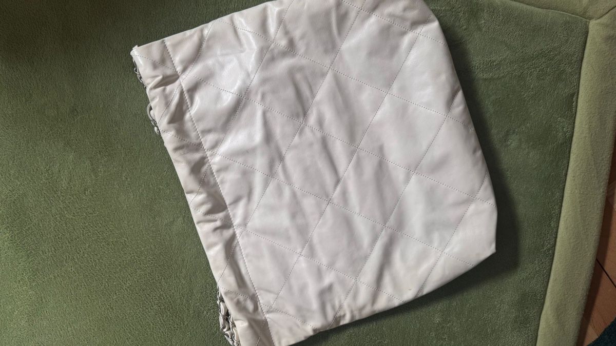 Chanel Borse da donna: Chanel 22 white medium bag – Usato da Genève venduto da val_5jbf 6