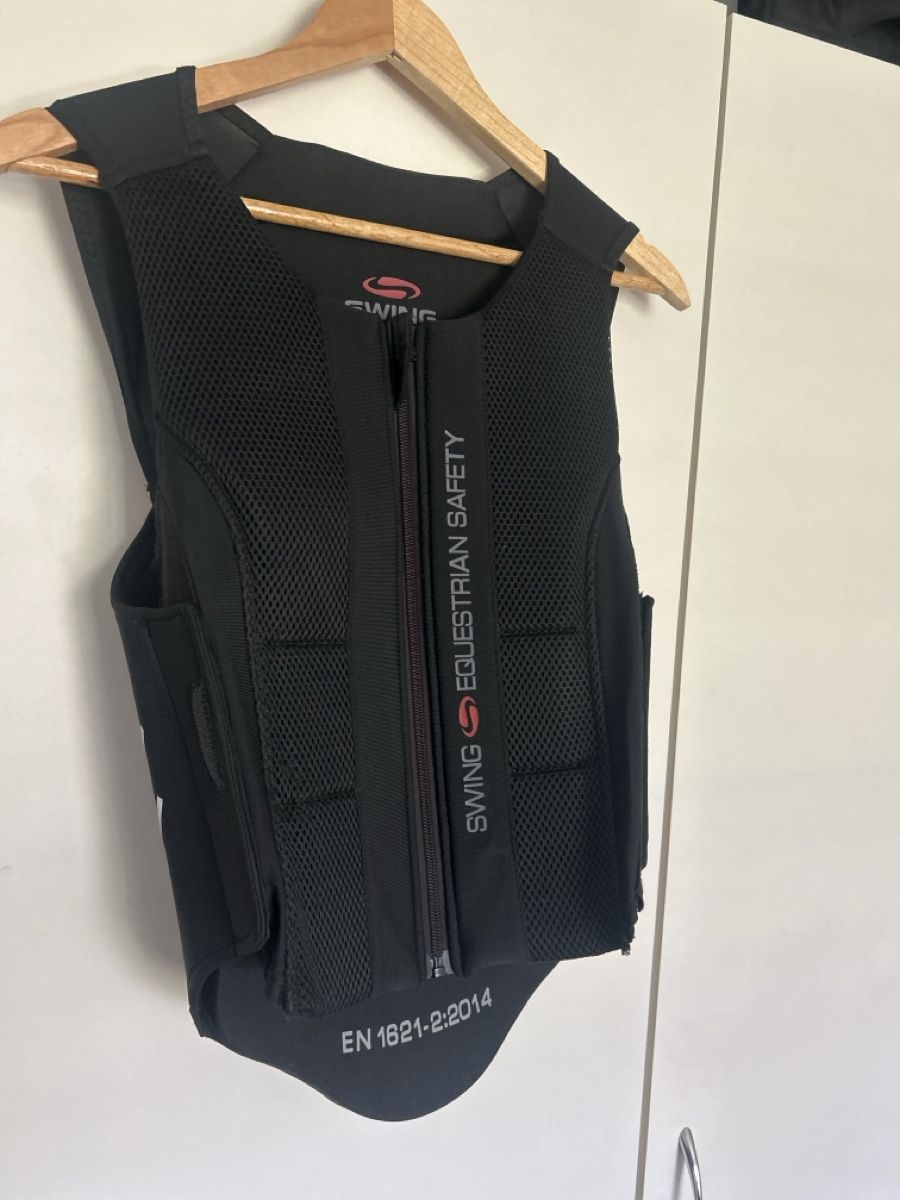 Giacche: Swing Equestrian Safty – Usato da Thun venduto da RuRaFe