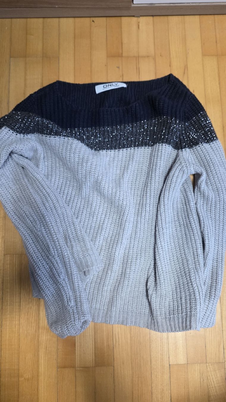Only Pullover & Sweatshirts: Damen Pullover Only gestrickt grau schwarz Grösse S oder M – Gebraucht aus Chur von sisu