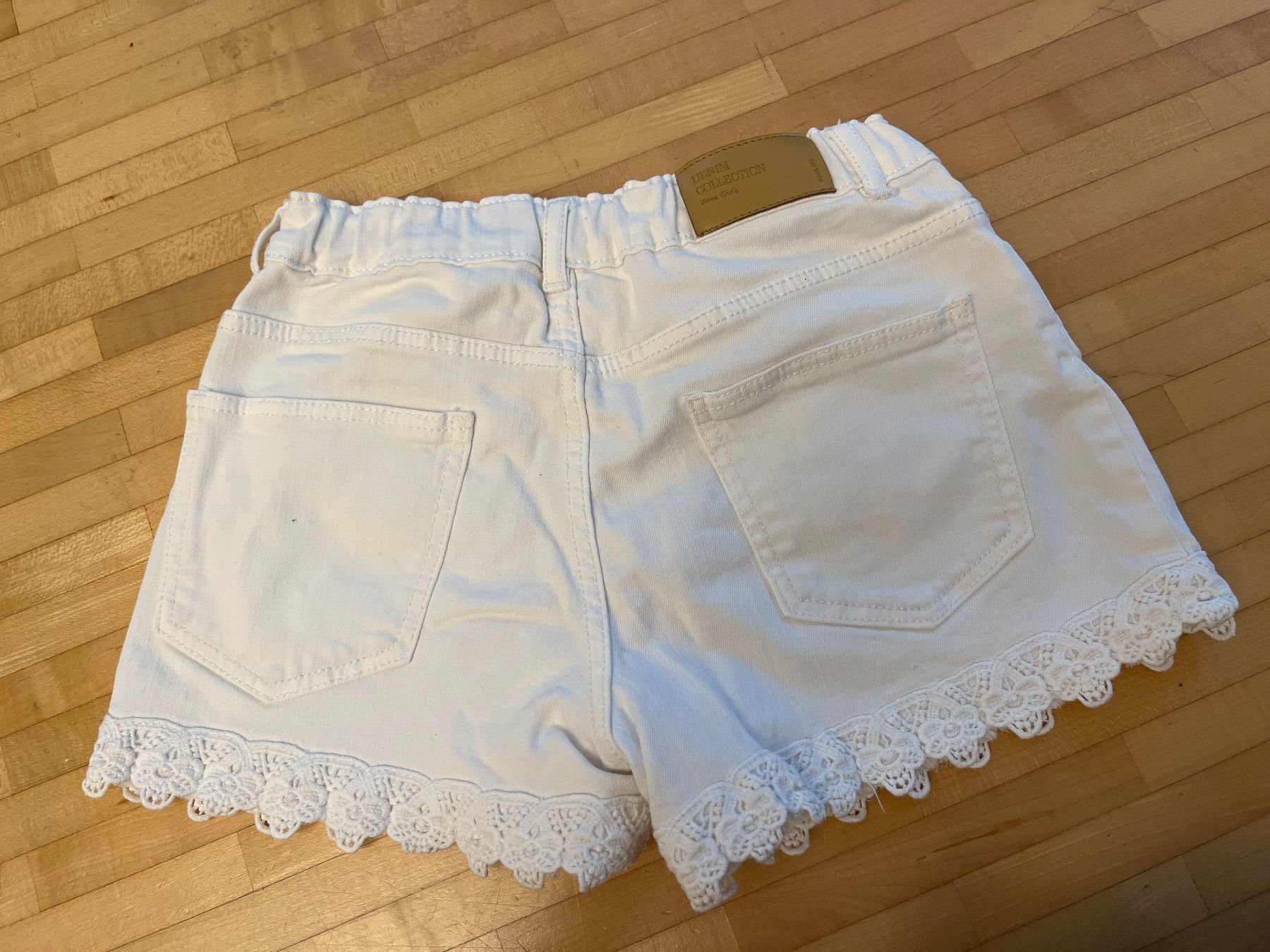 Pantaloni: Zara Shorts, 140 weiss mit Spitzen – Usato da Horgen venduto da Hoppelhase11 1