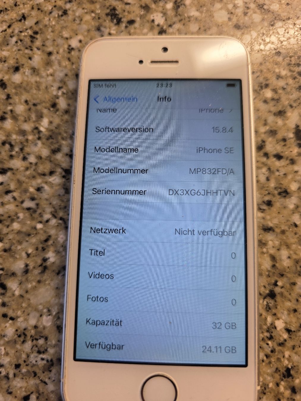 Apple Telefoni cellulari / Smartphones: iPhone SE 32GB Silber guter Zustand – Usato da Olten venduto da Prinzenstyle 1