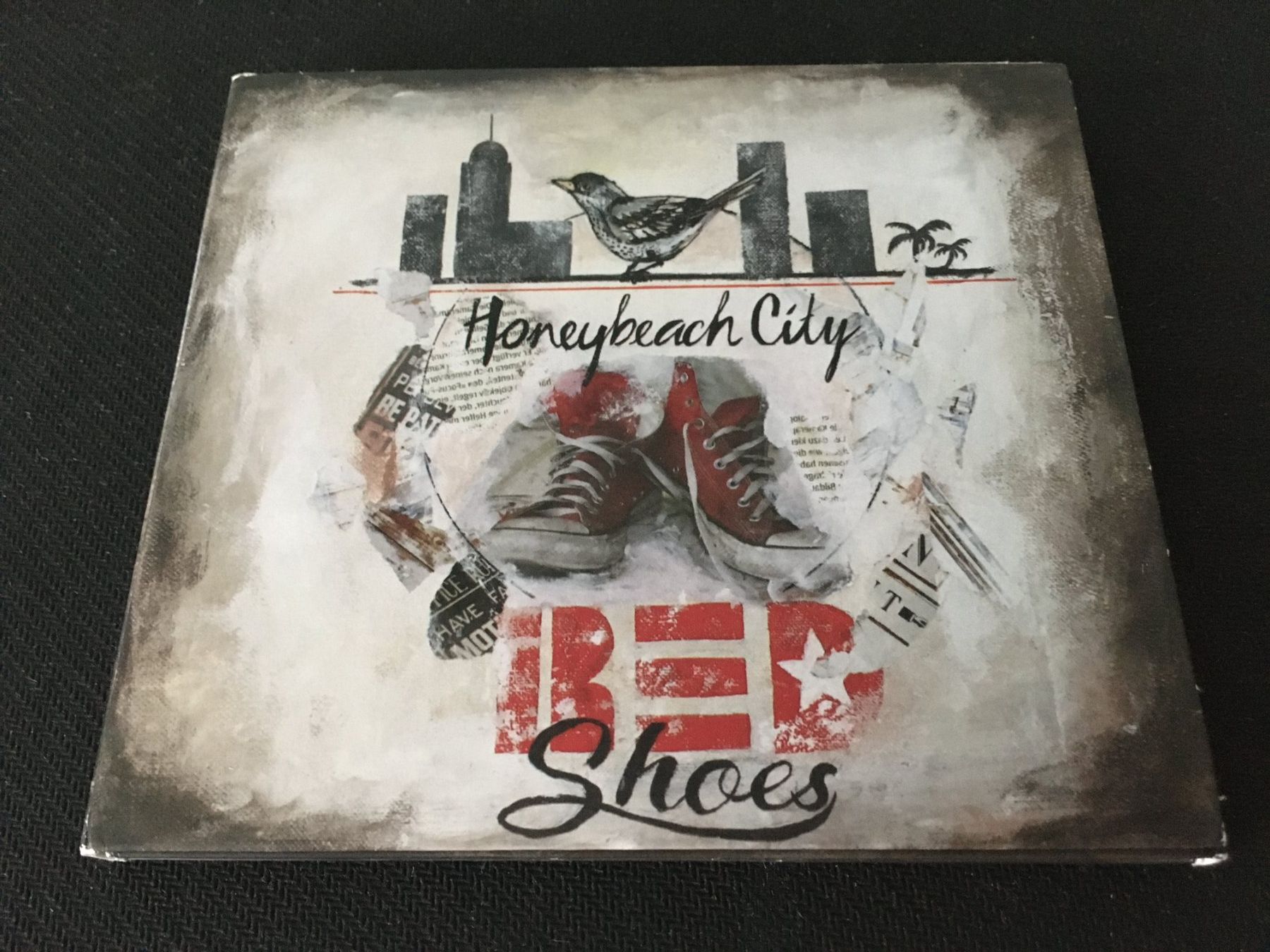 CD: Red Shoes - Honeybeach City -CD- Digipack – Usato da St.Gallen venduto da MedienJoe