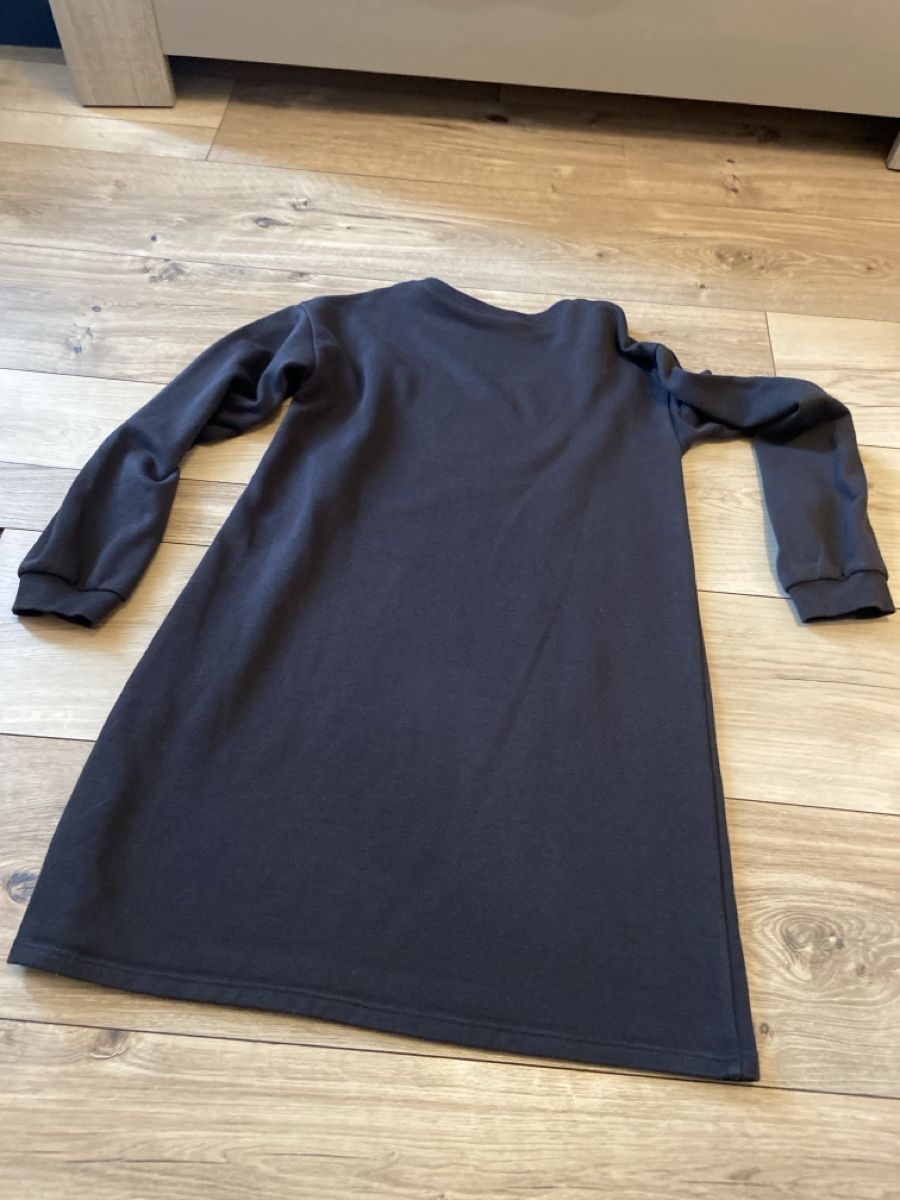 H&M Vestiti & Gonne: Robe sweat H&M 134-140/10 ans -  noir – Usato da Sornard (Nendaz) venduto da delezedoris 4