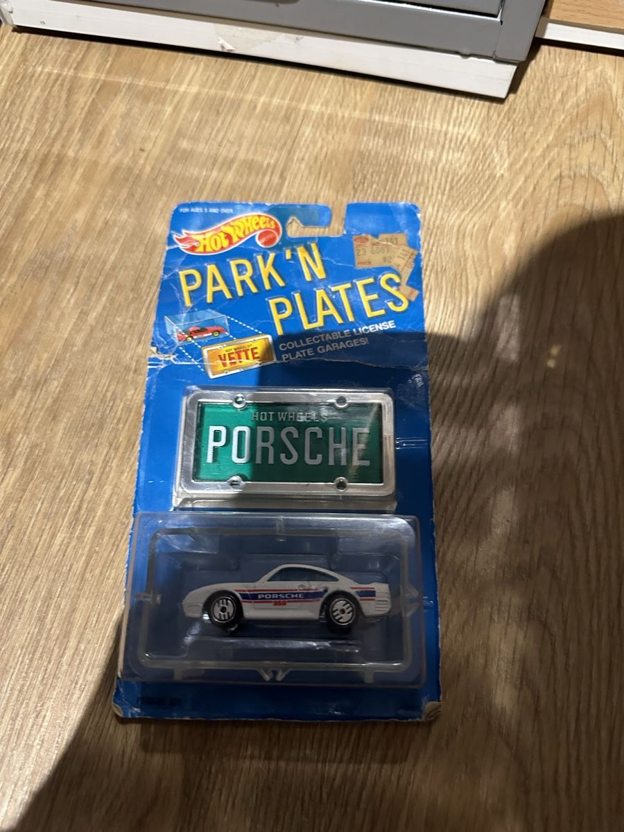 Hot Wheels Modellini d'auto: Hot Wheels Park 'N Plates Porsche 959 – Usato da Villars-sur-Glâne venduto da Mitodc2