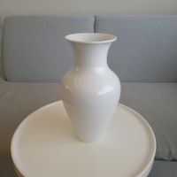 1983-1999 " KPM Berlin " Chinese weisse Porzellanvase 28 cm