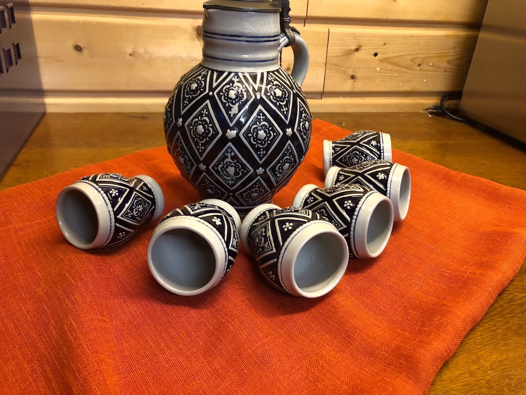 Caraffe: Wasserkrug  mit zindeckel und becher – Nuovo (secondo la descrizione) da Frauenfeld venduto da Waldtaube53