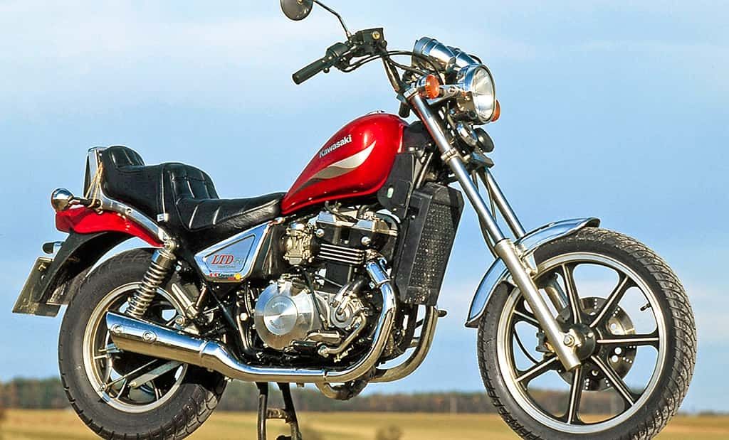 Cruisers: Kawasaki LTD450 – Défectueux à Trubschachen par 0Aedu6 9