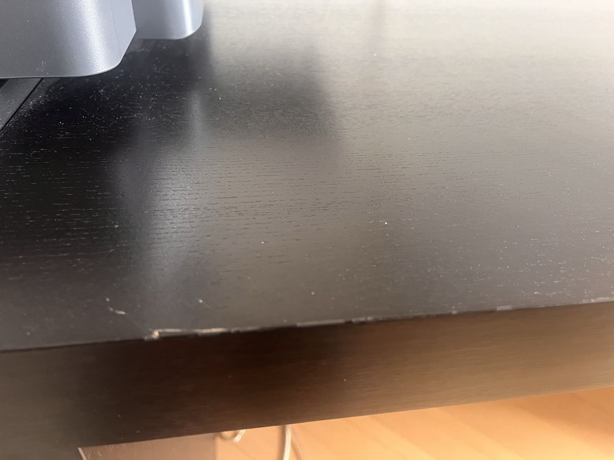 Scrivanie: Ikea Schreibtisch mit Kabelschiene – Usato da Biel/Bienne venduto da AN3281 3