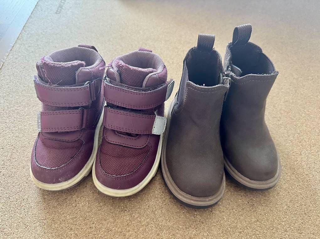 Scarpe per ragazzi: Kinderstiefel Grösse 20/21 – Usato da Malters venduto da frangecko