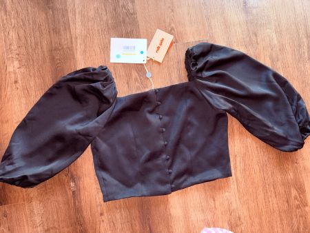 Last chance till 17 June CHF 393 Cult Gaia top - L