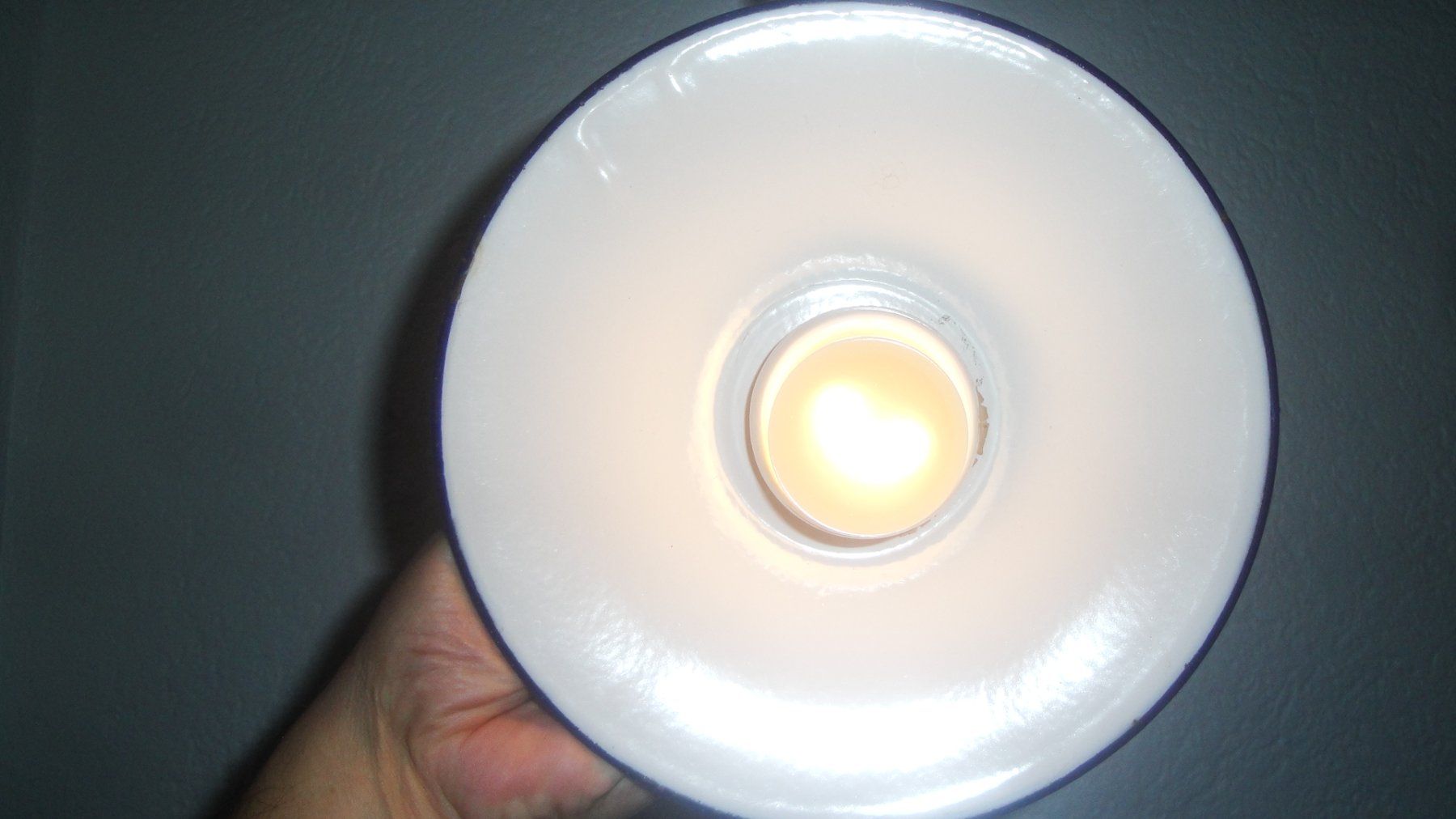 Lampadari & plafoniere: Kellerlampe mit Emaillierter Lampenschirm – Usato da Zürich venduto da Paykan 3