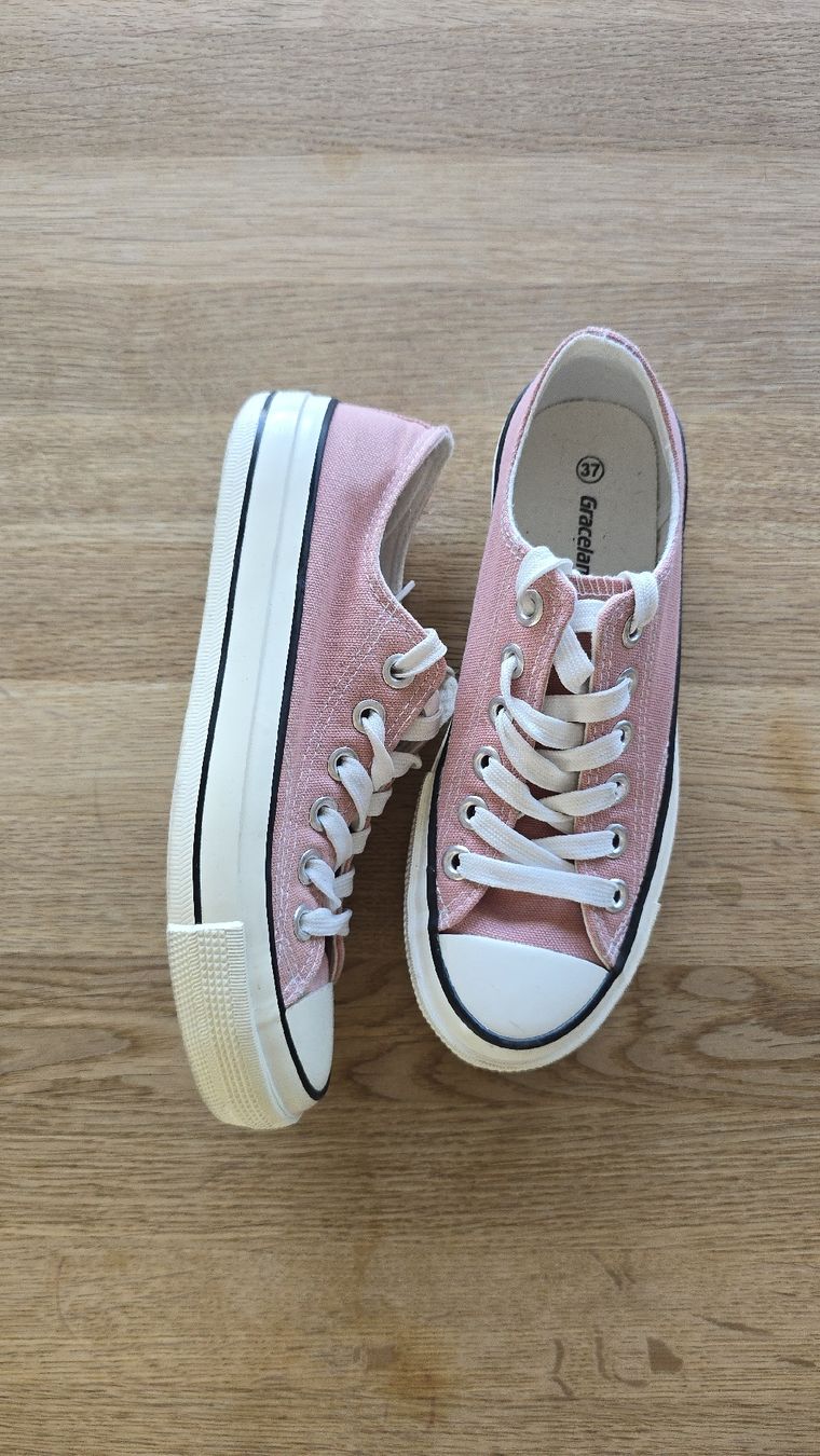 Scarpe da donna: Damen Halbschuhe Grösse 37 – Usato da Buchberg venduto da MaddieF