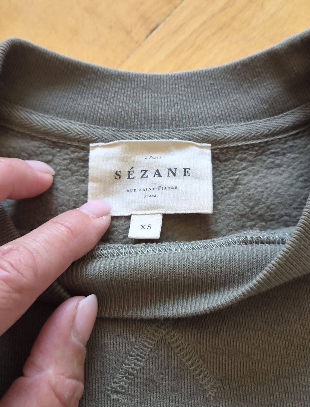 Sezane Maglioni & Felpe: Sezane - Sweat Alexa khaki – Usato da La Chaux-de-Fonds venduto da VenexiaStevenson 1