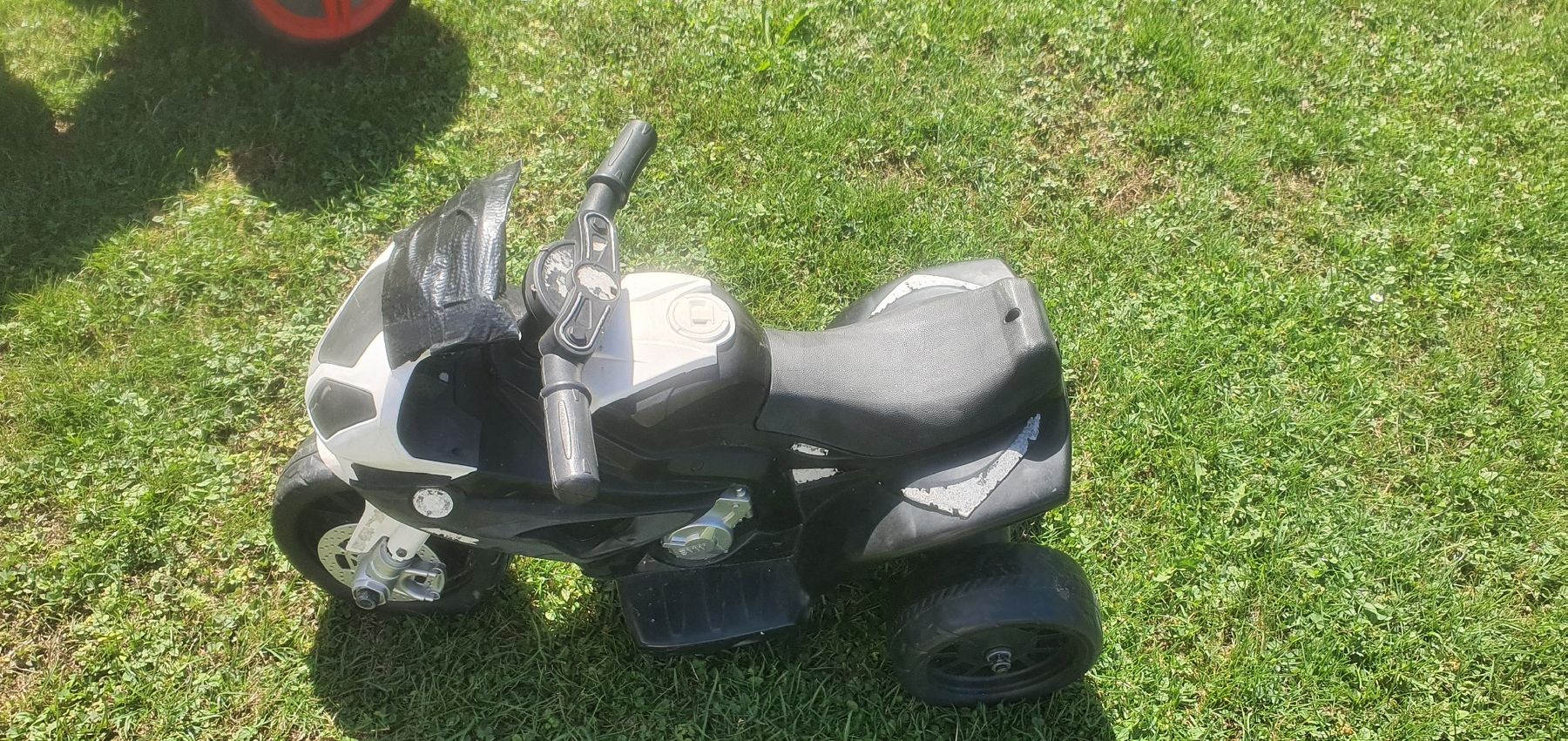 Veicoli per bambini: Kinder Elektro Motorrad gebraucht Grösse ca.50x90cm – Usato da Muri AG venduto da Jeromia