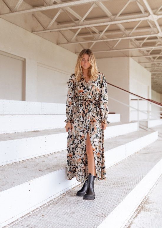 Vestiti: Robe longue beige taille S-M comme neuve – Nuovo (secondo la descrizione) da Treyvaux venduto da MLRL 3
