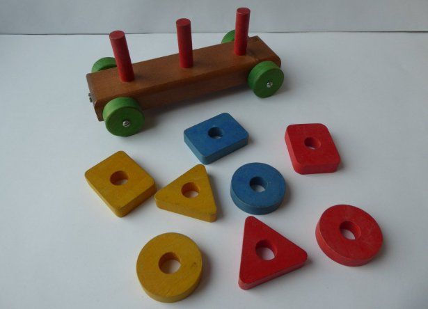 Albisbrunn Giocattoli: Schöner Albisbrunn Sortierwagen, 22cm – Usato da Turbenthal venduto da Nautop 4