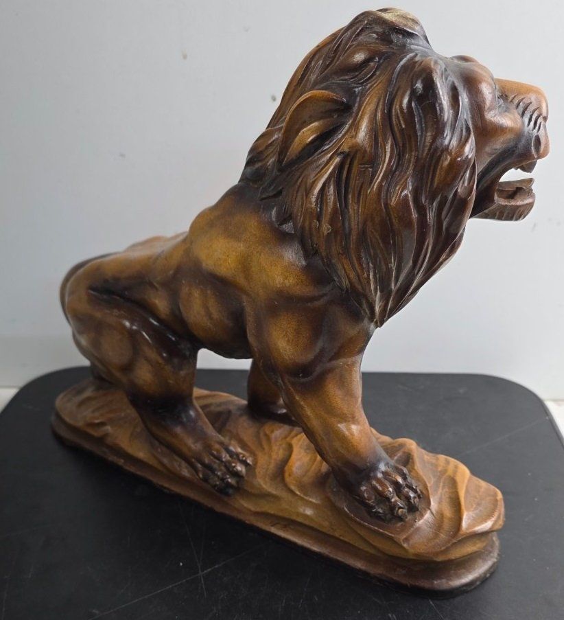Figuren: Schöne Holzfigur  Löwe antik – Gebraucht aus Flums von Flumsantik 2