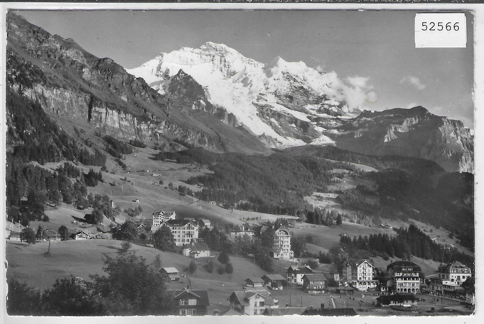 Cartoline postali: Wengen mit Jungfrau - Photo: E. Gyger – Usato da Ettingen venduto da Kartenplanet