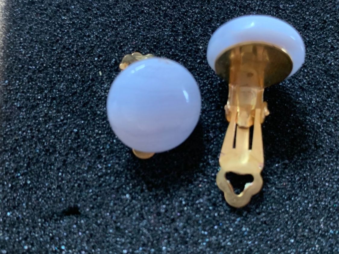 Ohrringe & -stecker: Ohrclips Chalcedo, Weiss/Grau, 15mm – Neu (gemäss Beschreibung) aus Worb von farben20zauber 1
