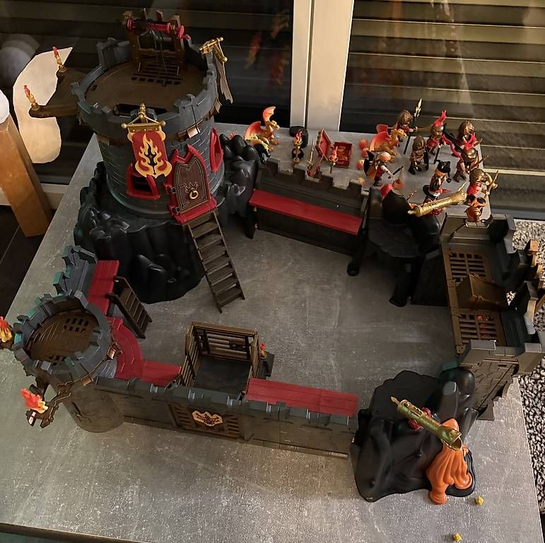 Giocattoli: Burg Burnham Raiders Novelmore – Usato da Lyss venduto da af123