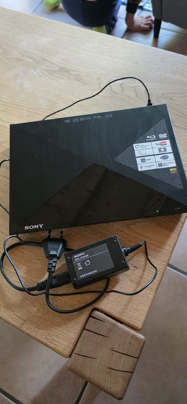 Tous les DVDs: Blue Ray Player – D'occasion à Mühlethurnen par sabrina14