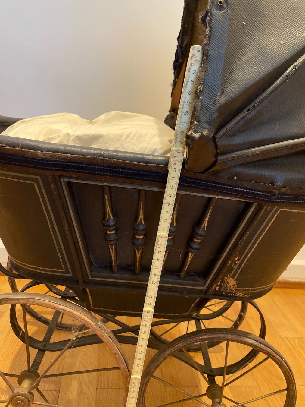 Puppenwagen: Puppenwagen antik – Gebraucht aus Zürich von Simi123 4