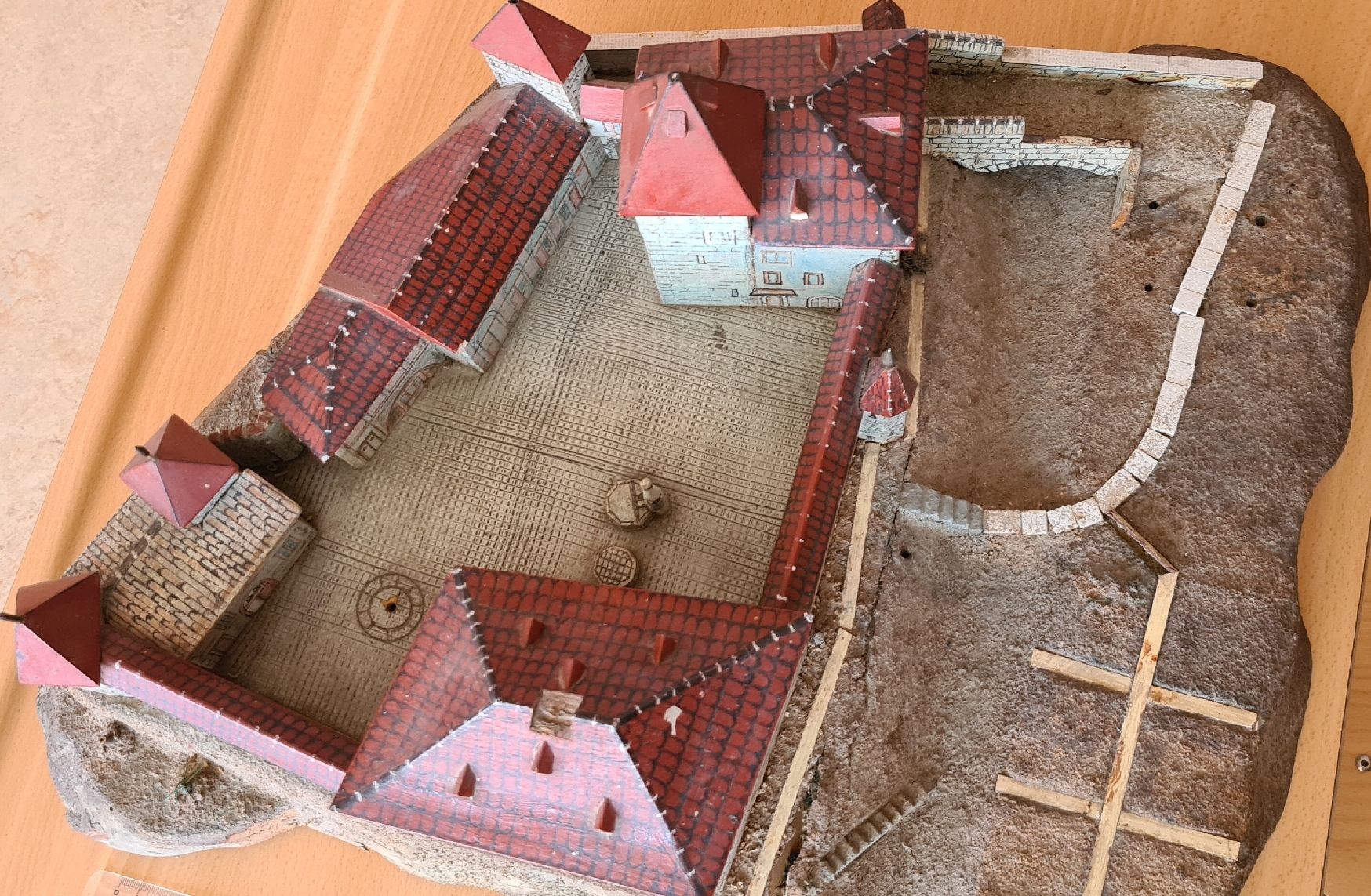 Kit di modellismo & Modellini statici: Kyburg Modell, alt, Vintage – Usato da Winkel venduto da Tongabonga 8