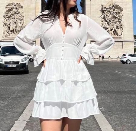 Sommerliches, weisses Minikleid mit Volants, Grösse S/M Zara