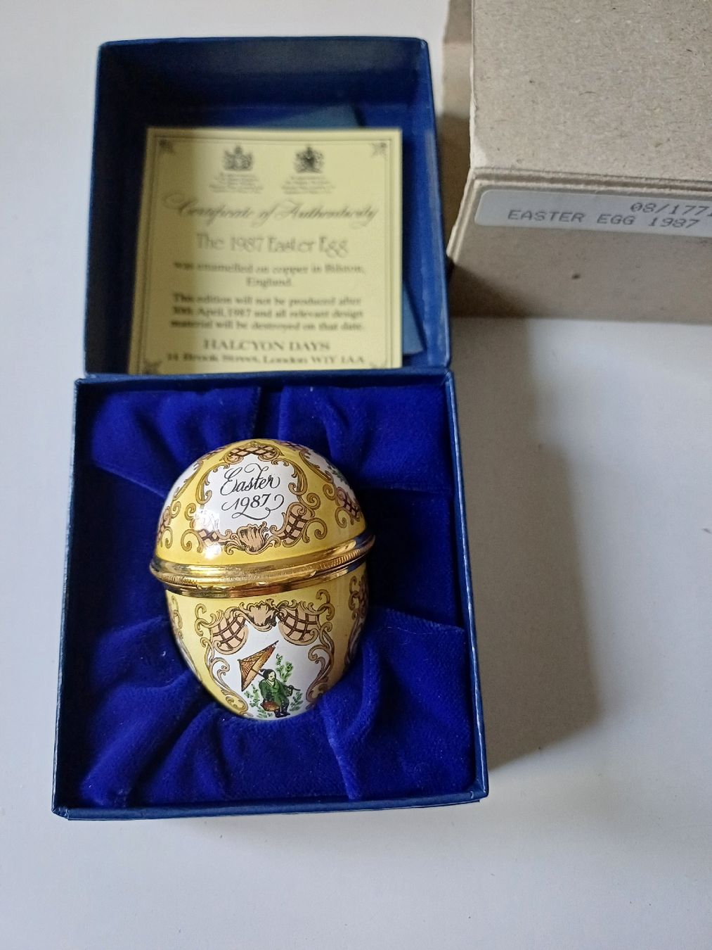 Sonstige Dekorationen & Accessoires: Halcyon Days enamels, Bilston Dose, Easter Egg 1987 – Neu und originalverpackt aus Zürich von Avocadokern